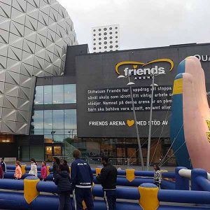 Didgeridoo levererar till Friends arena vid landskamp