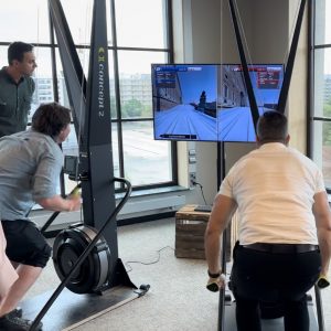 Längdskidsimulator i femkamp på kontoret