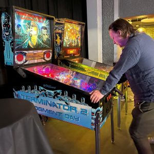 Hyra flipperspel till firmafest i spelrum - game room